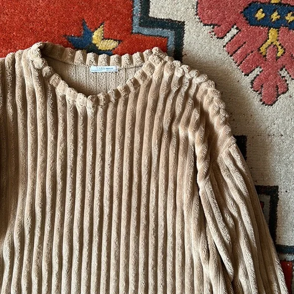 Cozy Sweater 🧸🤎 - Picture 3 of 4